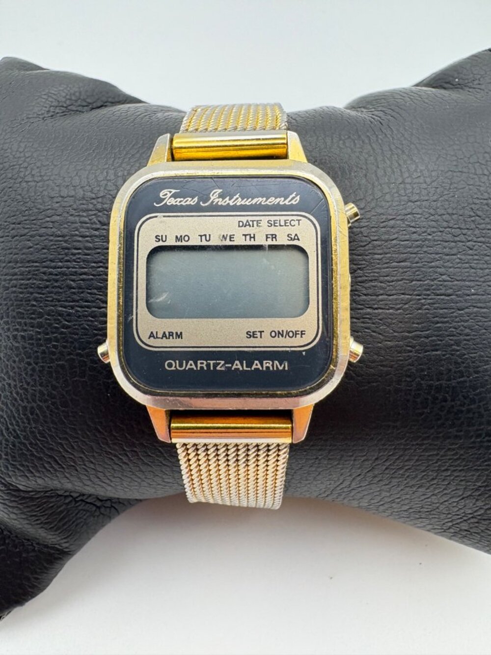 Vintage Texas Instruments Digital Quartz Alarm Watch Gold Tone Mesh Assembled
